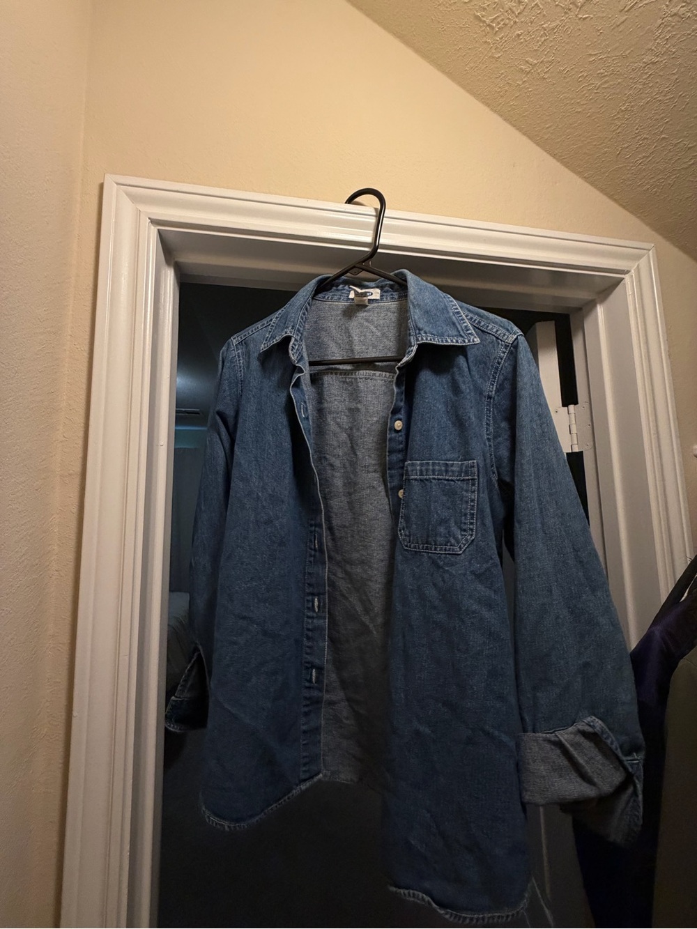 Old Navy Denim Button-Up Shirt in Medium Blue